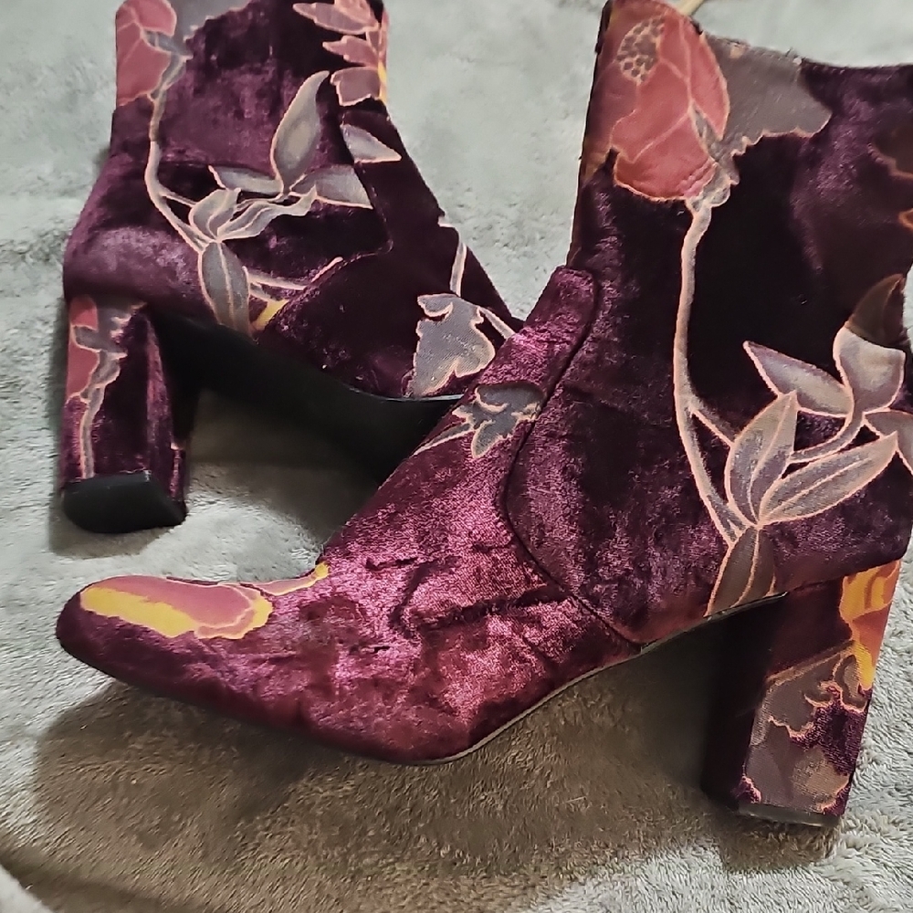 Steve Madden Burgundy Floral Velvet Ankle Boots Womens Size 11